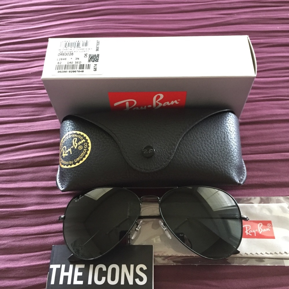 Black Aviator Sunglasses